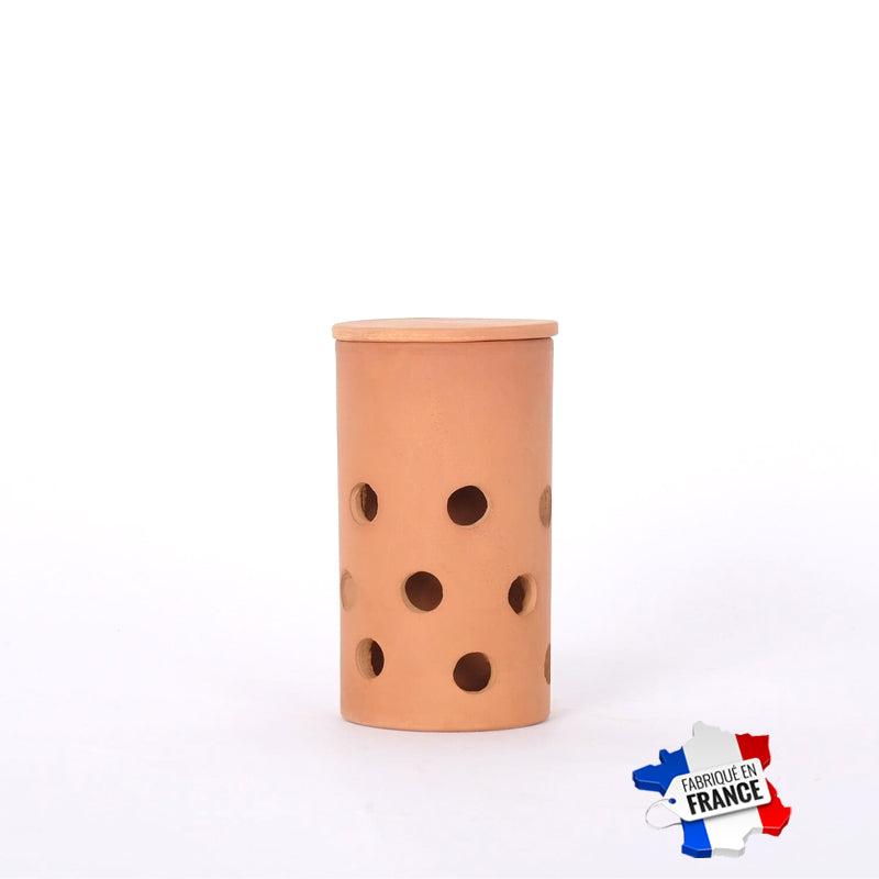 lombricomposteur petit format idéal pour se familiariser avec le lombricompostage dans un pot ou une jardinière sur un balcon