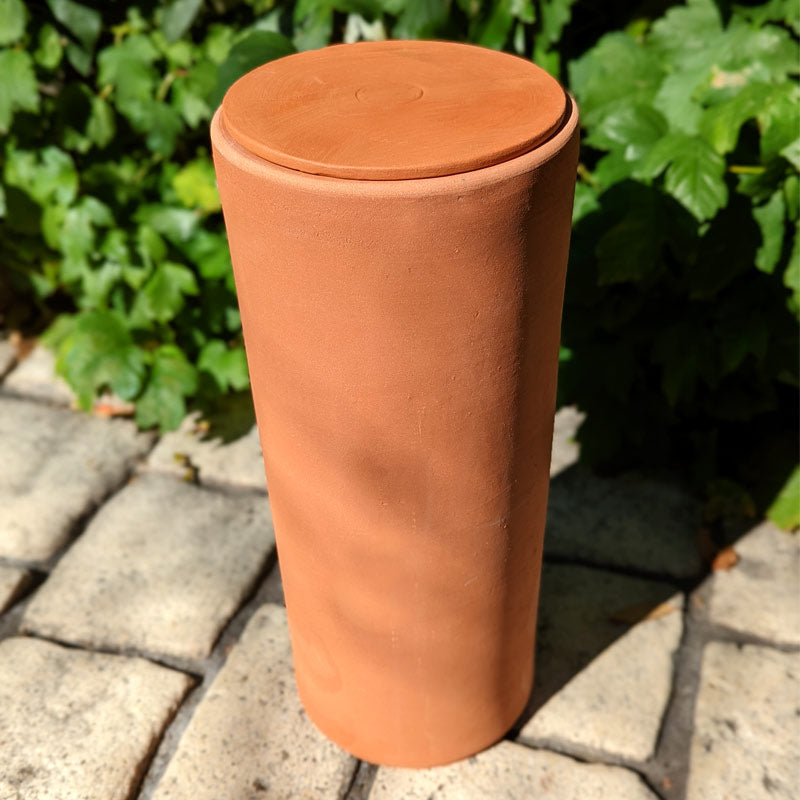 poterie d'arrosage pour le jardin efficace et autonome avec son réservoir de 6 litres