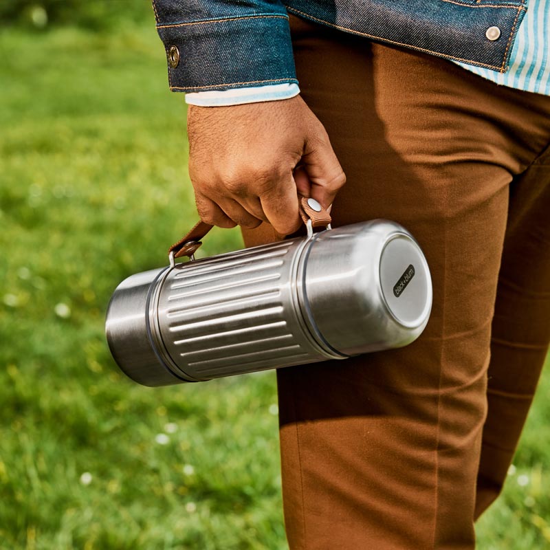 thermos inox avec solide poignée en nylon pour le transporter facilement