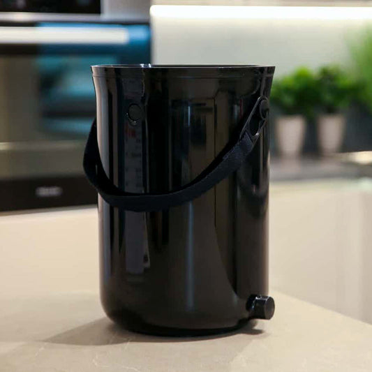 composteur bokashi skaza organko 2 design et écoresponsable pour composter les déchets organiques dans sa cuisine avec élégance et en toute simplicité