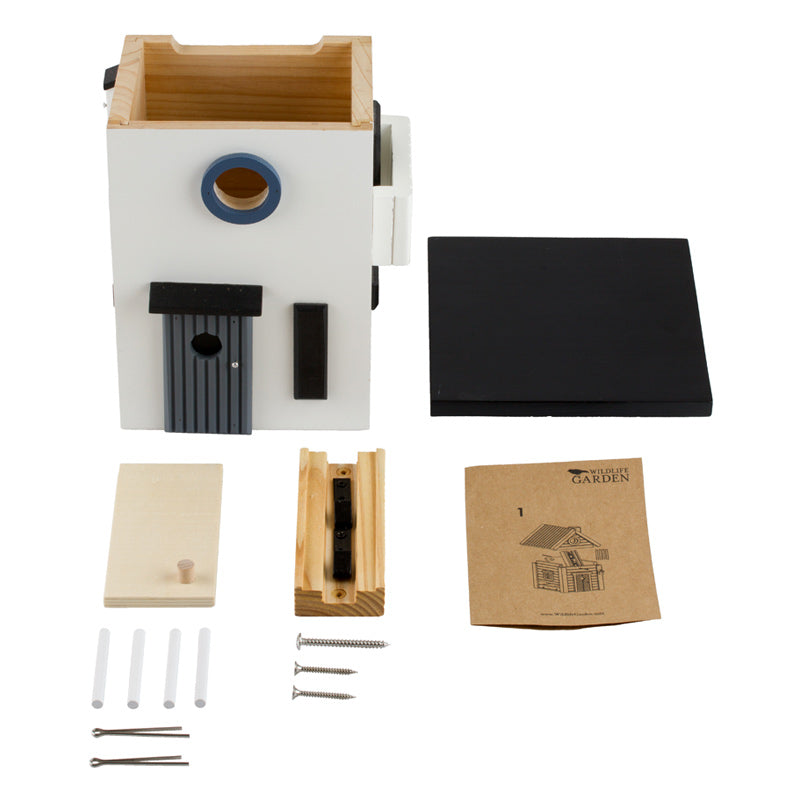 le nichoir maison moderne WG108 Wildlife garden contient tous les accessoires pour les 2 fonctions nichoir et mangeoire