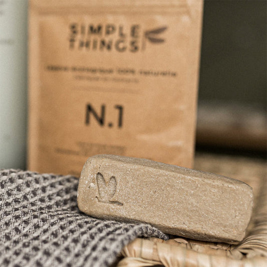 stick détachant naturel et efficace Simple Things pour détacher toute sorte de tâches tenaces : tâche de graisse, sang, cambouis, vin rouge...