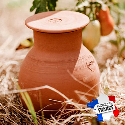 http://maisonfertile.com/cdn/shop/products/ollas-jardinier-a-enterrer-poterie-lutton.jpg?v=1664284486