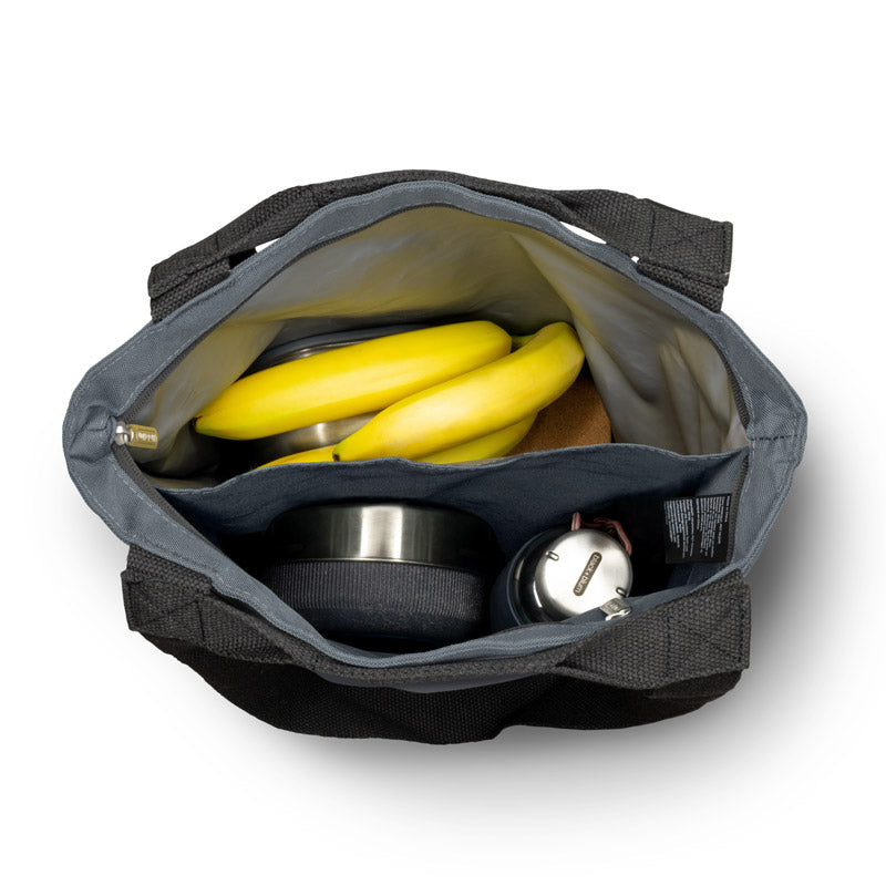 Intérieur du sac cabas isotherme Black+Blum avec doublure isolante étanche et compartiment pour garder les aliments au frais