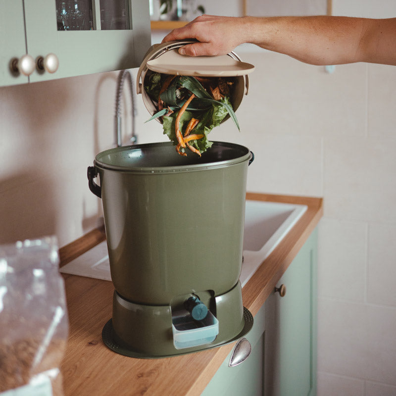 composteur bokashi vert pour composter facilement les biodéchets toute l'année