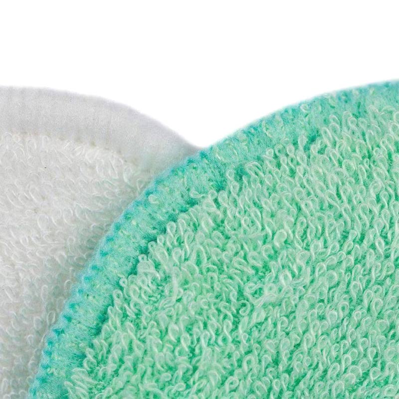 les fibres toutes douces des disques démaquillants enlèvent facilement le maquillage, meme le waterproof