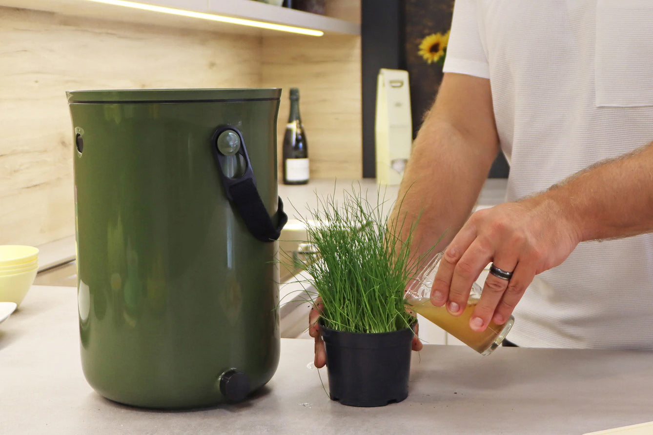 le composteur bokashi produit un jus nutritif pour les plantes ou le potager