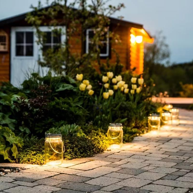 lanterne solaire pour une ambiance douce et chaleureuse dans le jardin ou sur la table. Fonctionne à l'énergie solaire