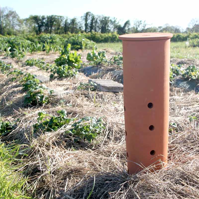 lombricomposteur de jardin en terre cuite naturelle