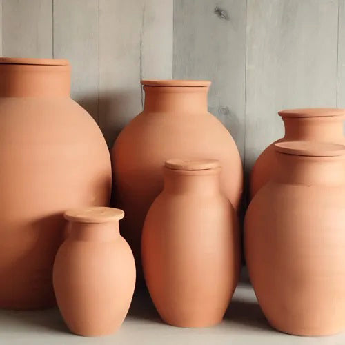 gamme d'ollas de jardin en terre cuite pour réduire la consommation d'eau et simplifier l'arrosage des plantations