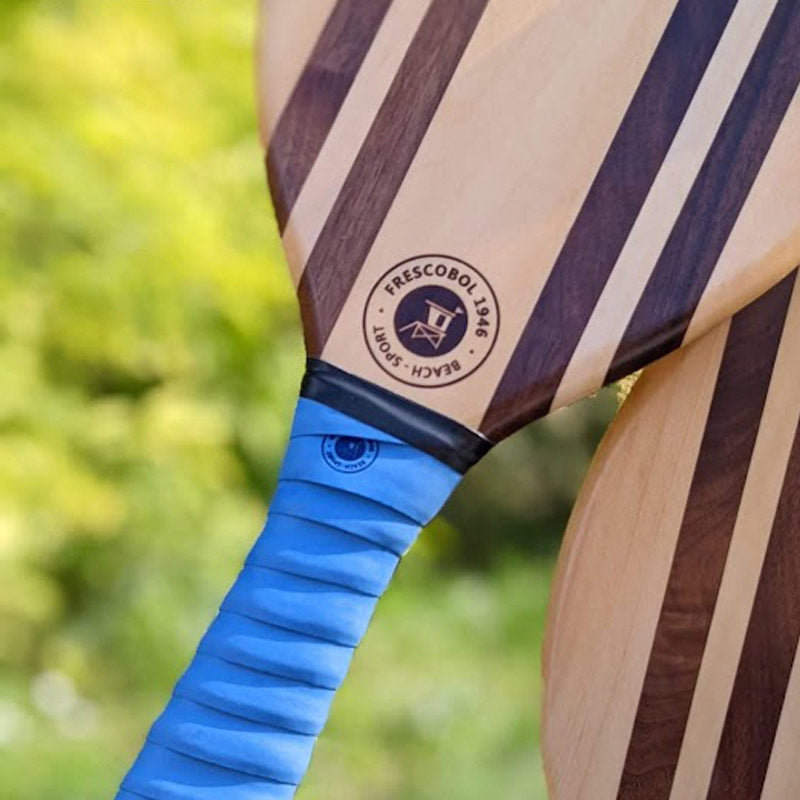 raquette de plage fabriquée en bois massif pour durer des années