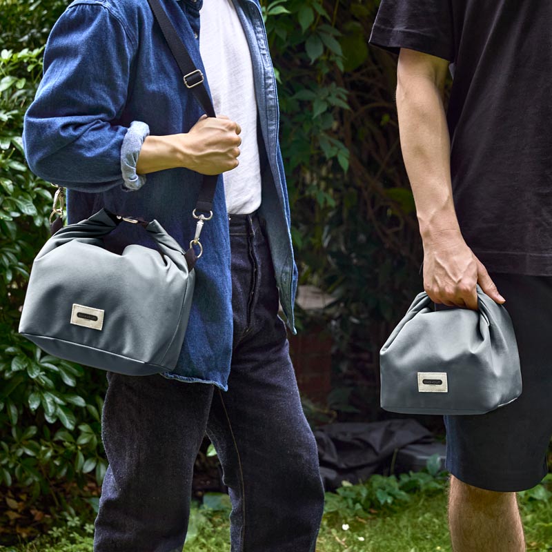 sac à repas du quotidien idéal pour transporter votre déjeuner et lunch au bureau. Il se transporte confortablement à la main ou à l'épaule