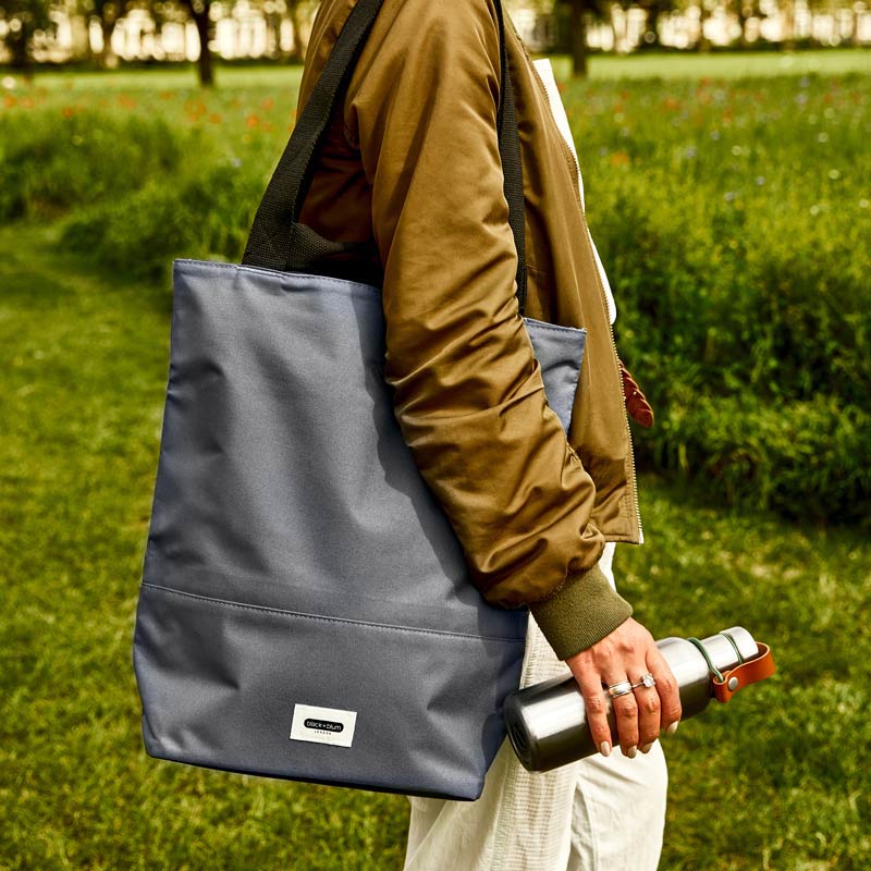 Sac pique-nique isotherme Black+Blum Slate pour sorties, plage ou parc avec repas et boissons au frais