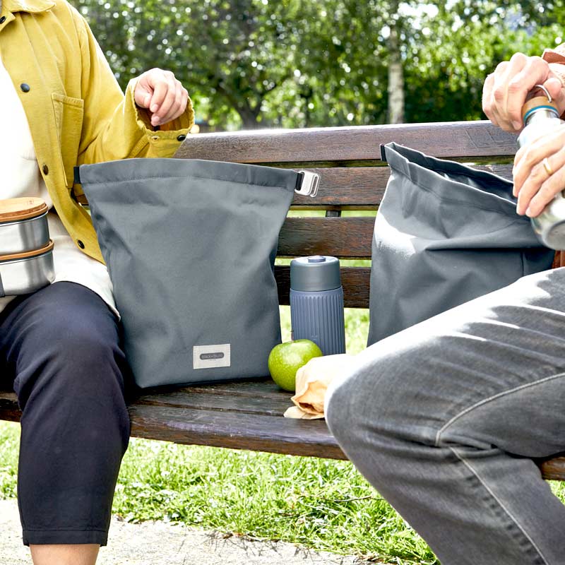 sac à lunch gris Slate de black+blum pour transporter vos boissons et repas facilement et sans risque de fuite