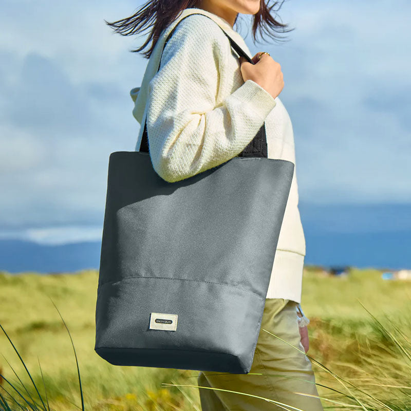 sac cabas isotherme robuste et pratique pour transporter toutes sortes d'affaires : courses, pique-nique, ordinateur portable ou encore affaires de sport.