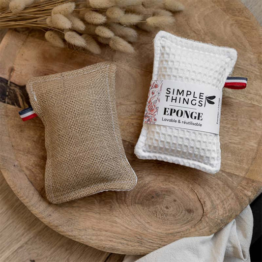 Lot de 2 éponges lavables réutilisables La Frenchie de Simple Things avec une face en coton blanc nid d'abeille et une face en jute naturelle
