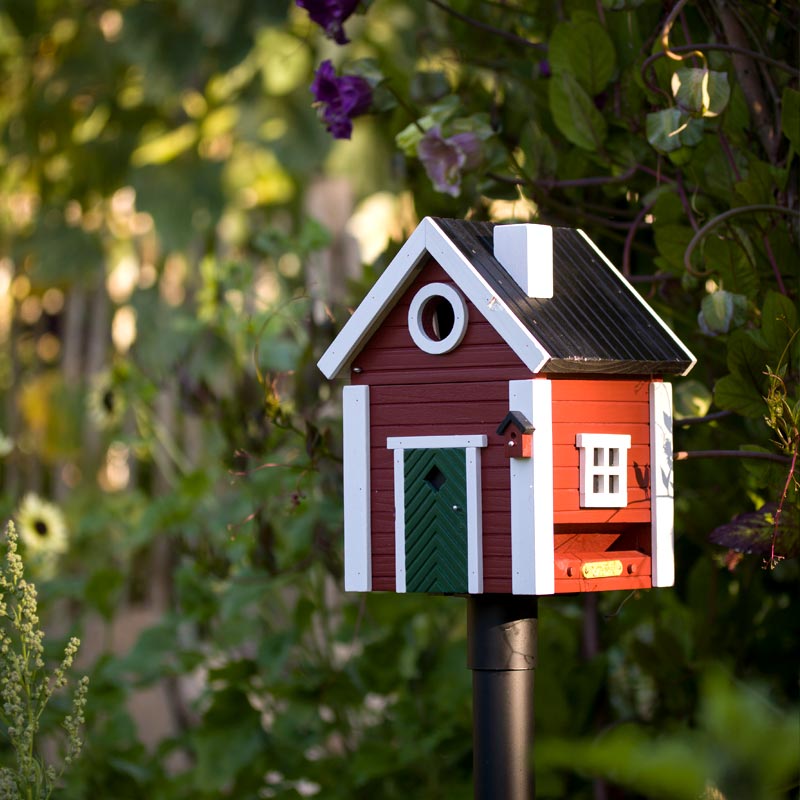 Nichoir maison rouge Multiholk Wildlife Garden. Double fonction nichoir ou mangeoire. Adapté pour de nombreuses espèces de petits oiseaux