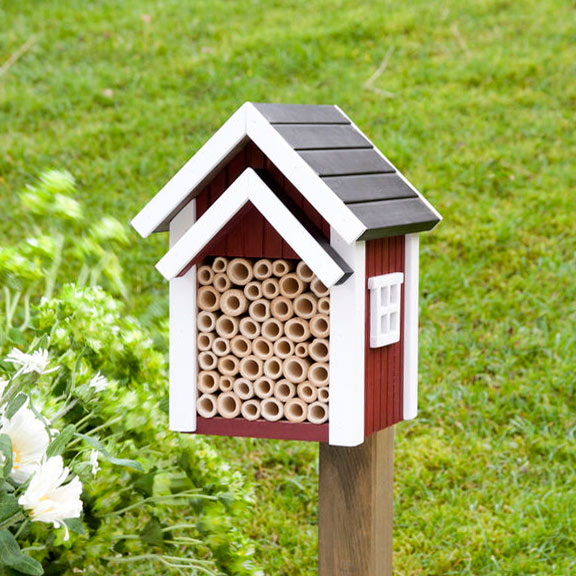 Abri pour abeilles Wildlife Garden WG311 au design inspiré des maisons suèdoise