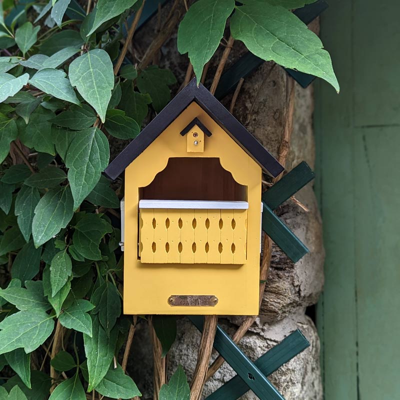 Nichoir à balcon jaune Wildlife Garden - Cabane à oiseaux de style scandinave