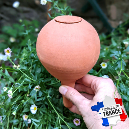 Un arrosage avec Ollas, c’est plus efficace ! poterie d'irrigation d'une contenance de 40cl pour un arrosage efficace et ciblé des plantes