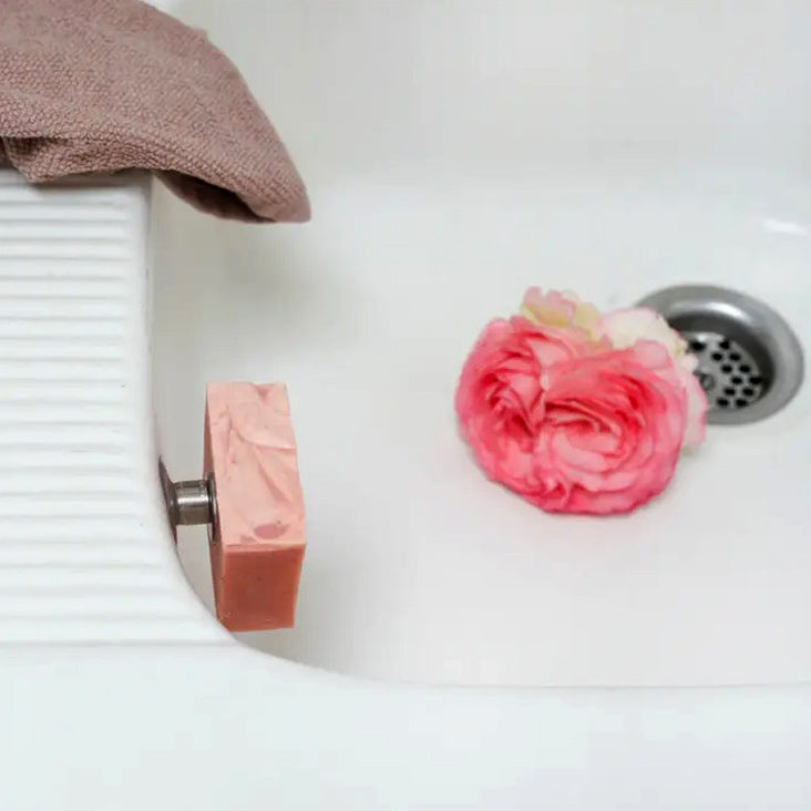 le porte savon chamarrel permet d'économiser votre savon qui sèche après chaque utilisation au lieu de fondre sur le rebord du lavabo